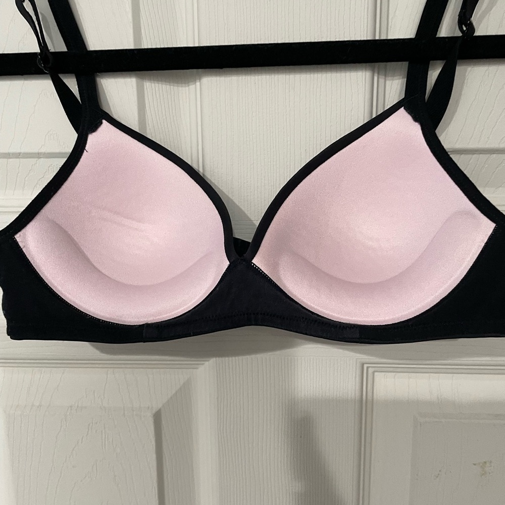 Warner's Elegant Black Bra - Picture 4 of 5